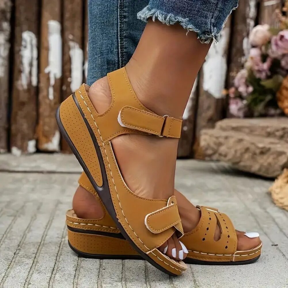 Tan Sandals (Size 8) - NWOT